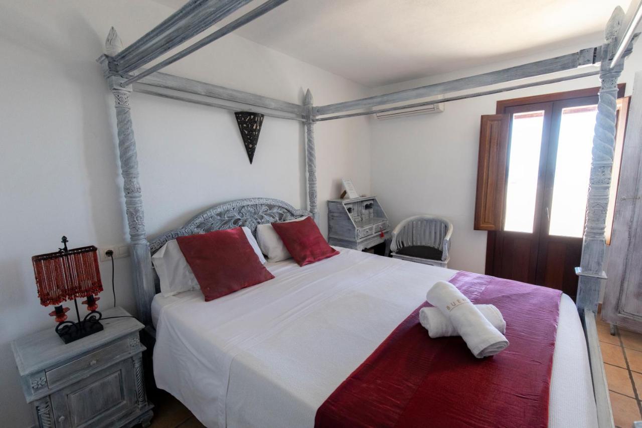 Buenavista Suites Hotel Boutique Санта Еулалия дел Рио Екстериор снимка