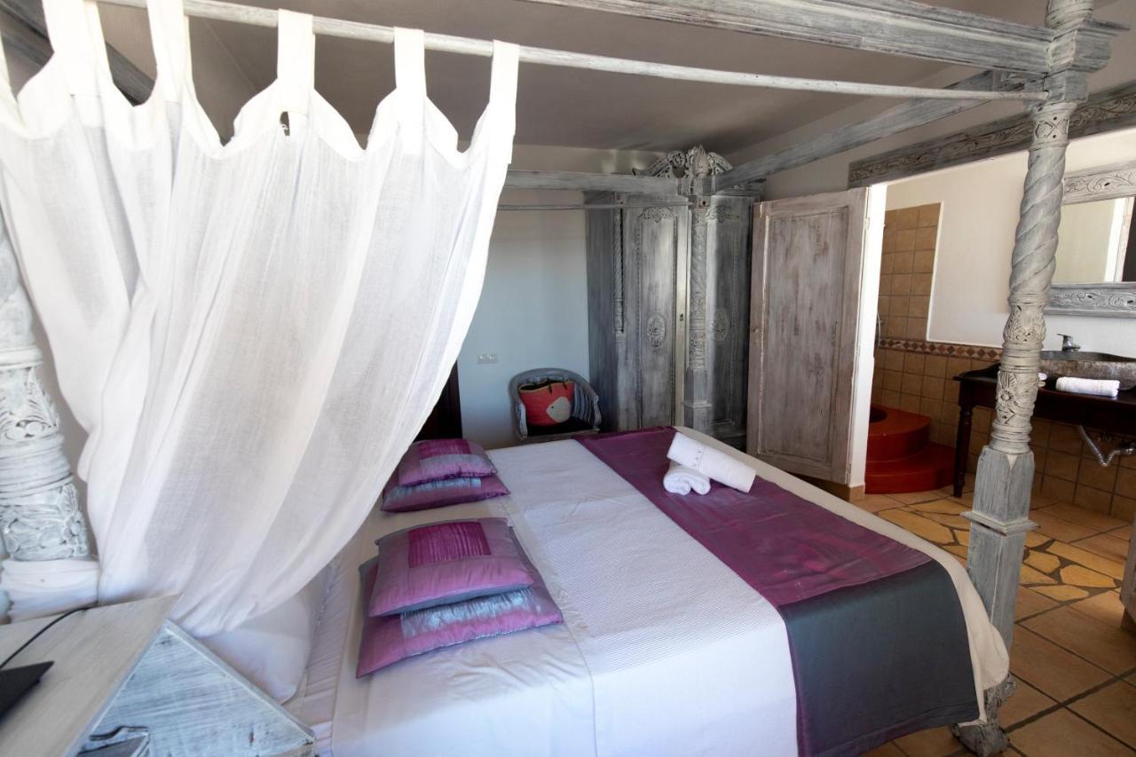Buenavista Suites Hotel Boutique Санта Еулалия дел Рио Екстериор снимка