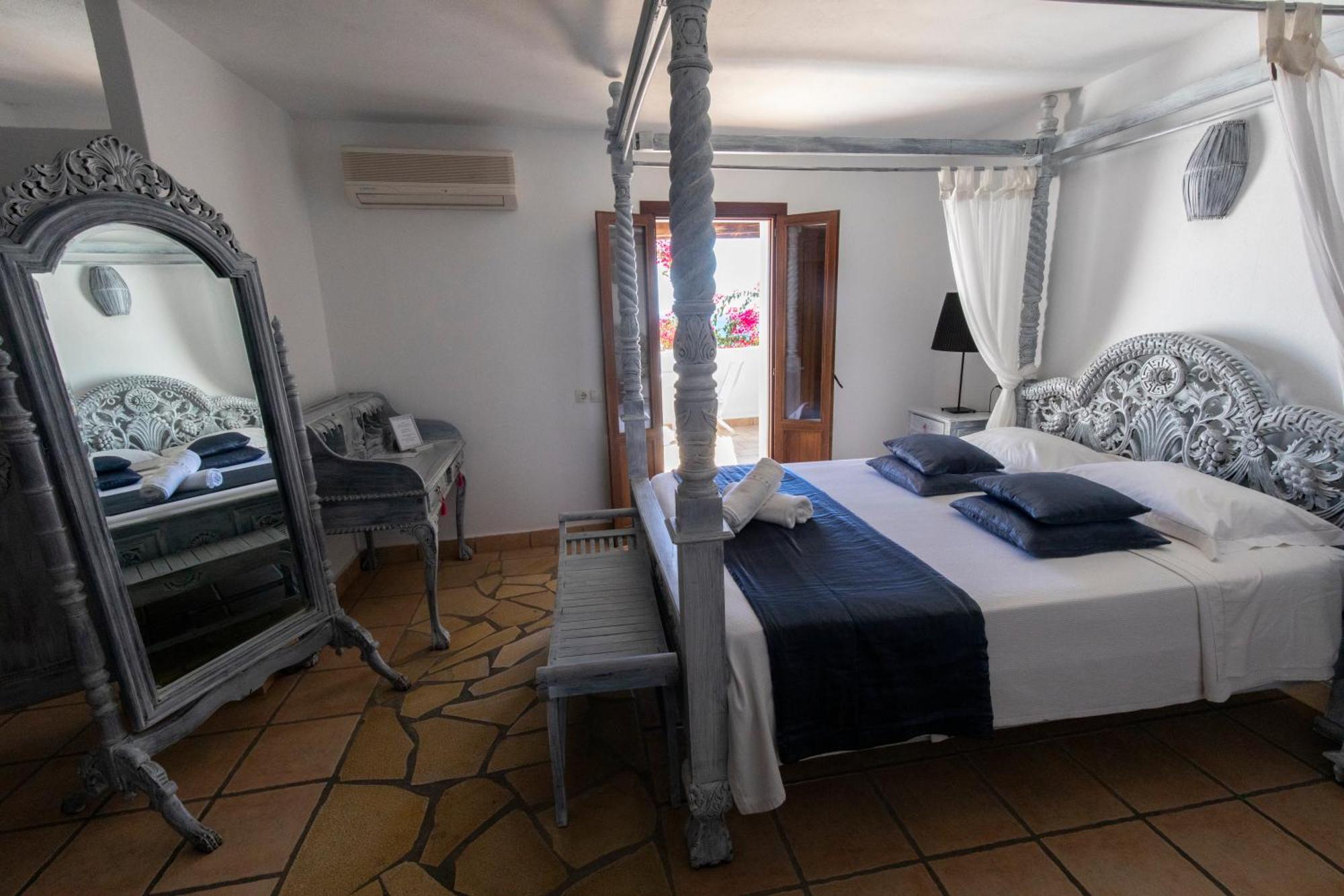 Buenavista Suites Hotel Boutique Санта Еулалия дел Рио Екстериор снимка