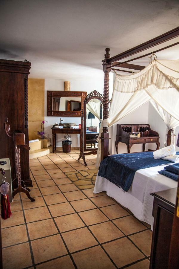 Buenavista Suites Hotel Boutique Санта Еулалия дел Рио Екстериор снимка
